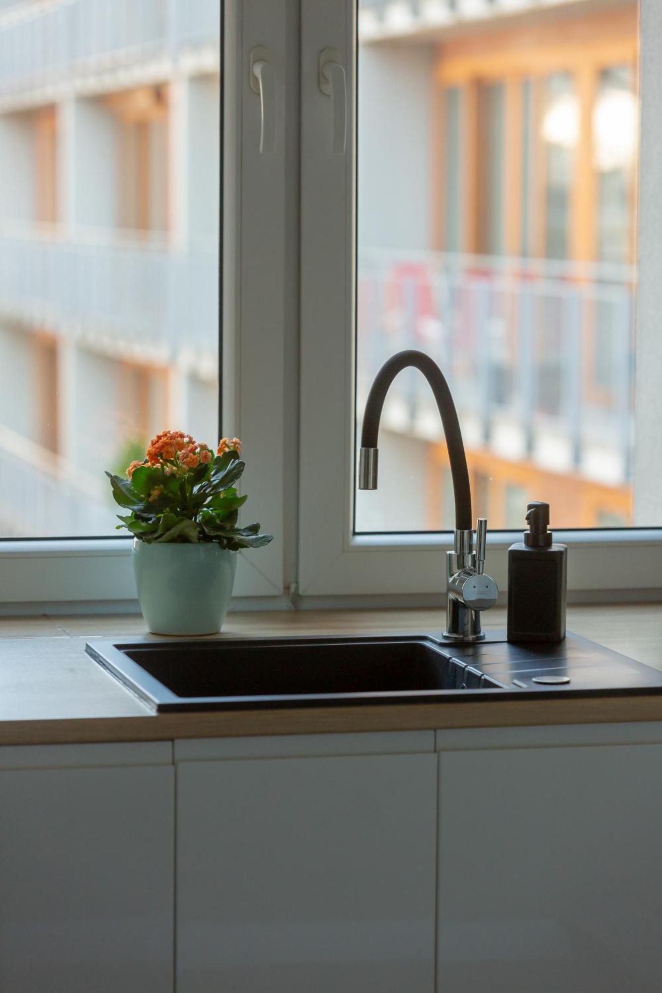 Central Apartment Emilii Plater By Noclegi Renters Varsavia Esterno foto